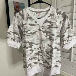 Sundry For Evereve White Gray Camo Print Terry Cotton Shirt